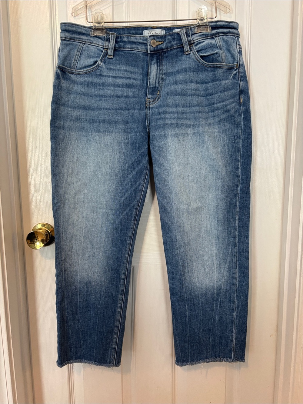 KanCan Mid-Rise Relaxed Fit Jeans in Medium Blue. Size 29